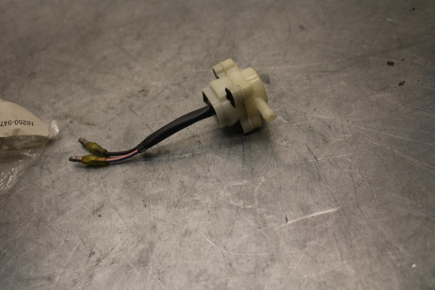 SUZUKI OIL LEVEL GAUGE SENSOR suzuki 16250-94710 bb39
