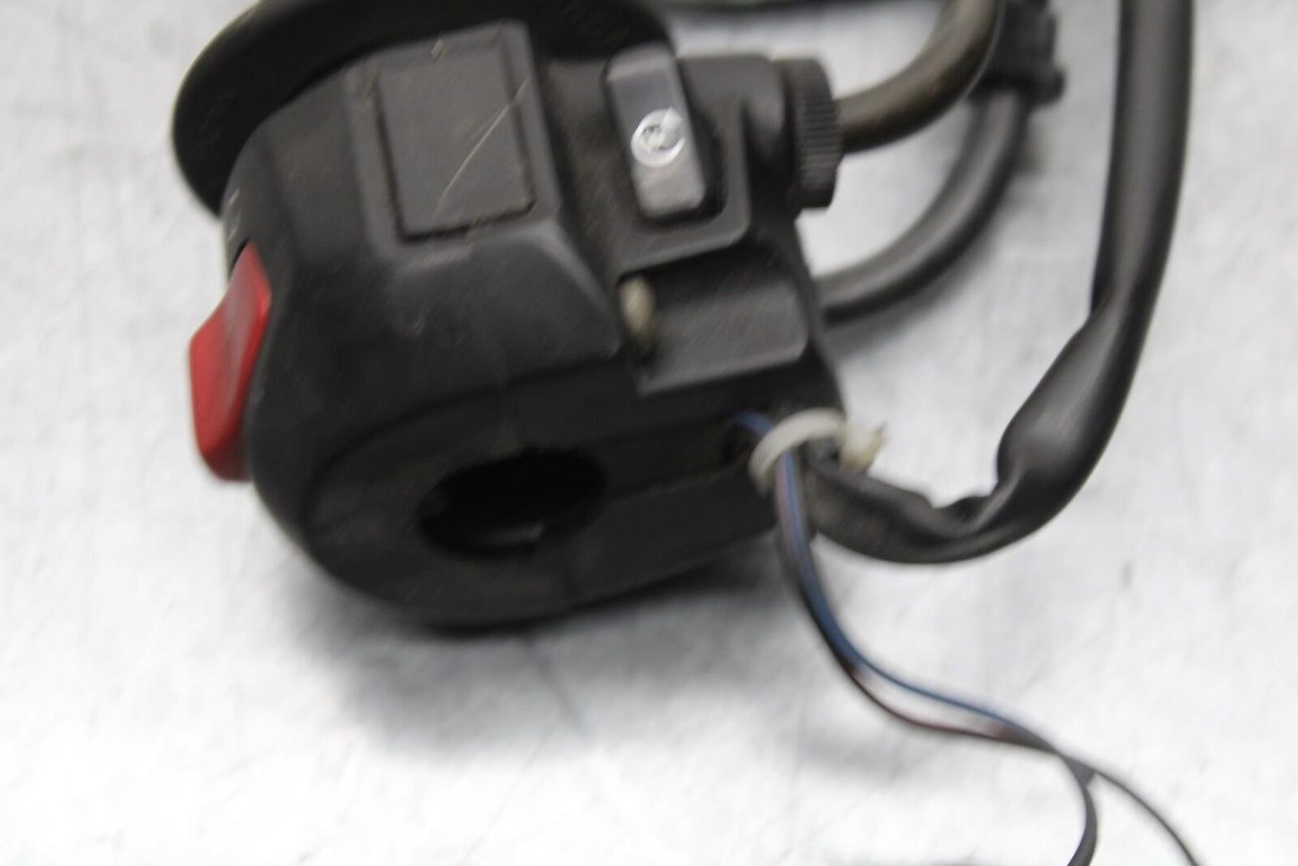 1997 Suzuki Bandit 1200 GSF1200S RIGHT THROTTLE GRIP BB559