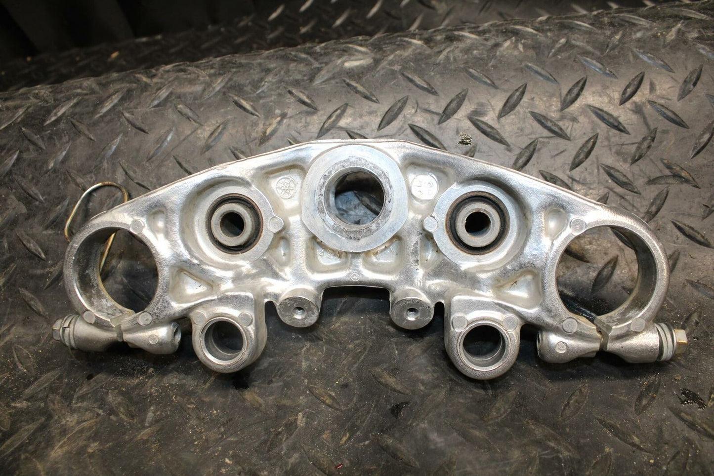 84-85 YAMAHA VIRAGO 1000 FORKS UPPER TRIPLE TREE CLAMP BB173