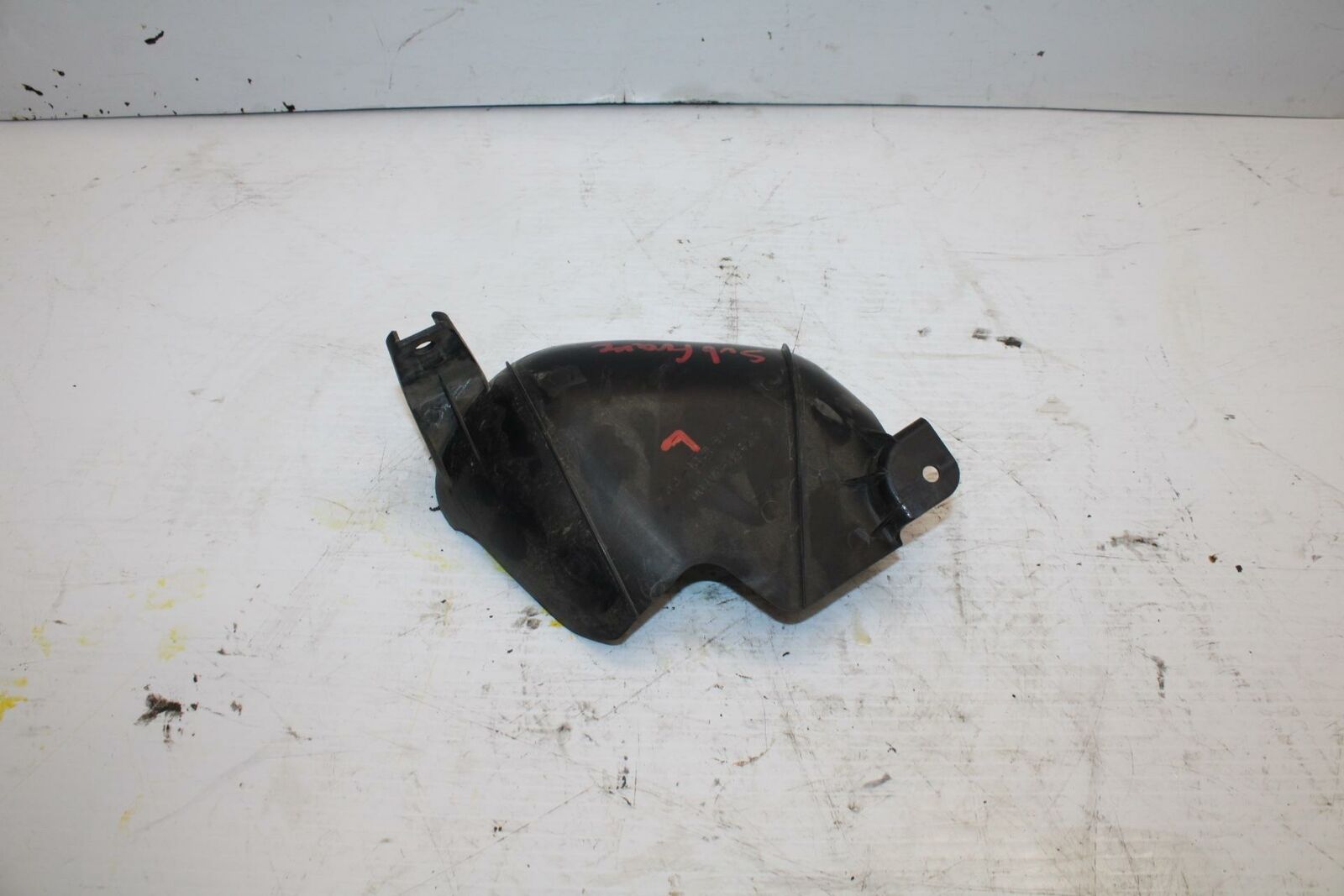 00-07 SUZUKI HAYABUSA LEFT SUB FRAME SIDE COVER COWL PANEL TRIM  BB281