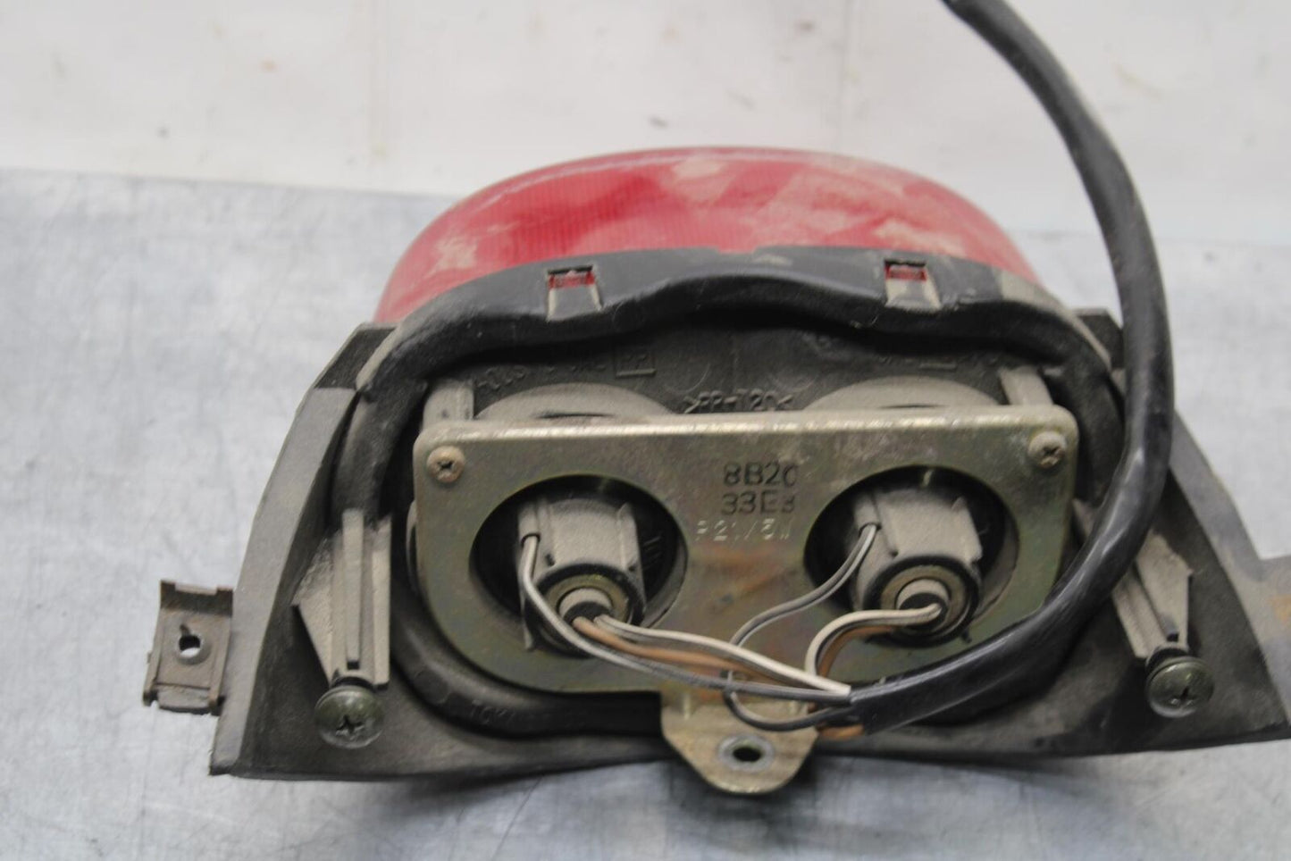 1999 Suzuki GSXR600 REAR TAIL TAILLIGHT BACK BRAKE LIGHT 35710-33E30 BB580