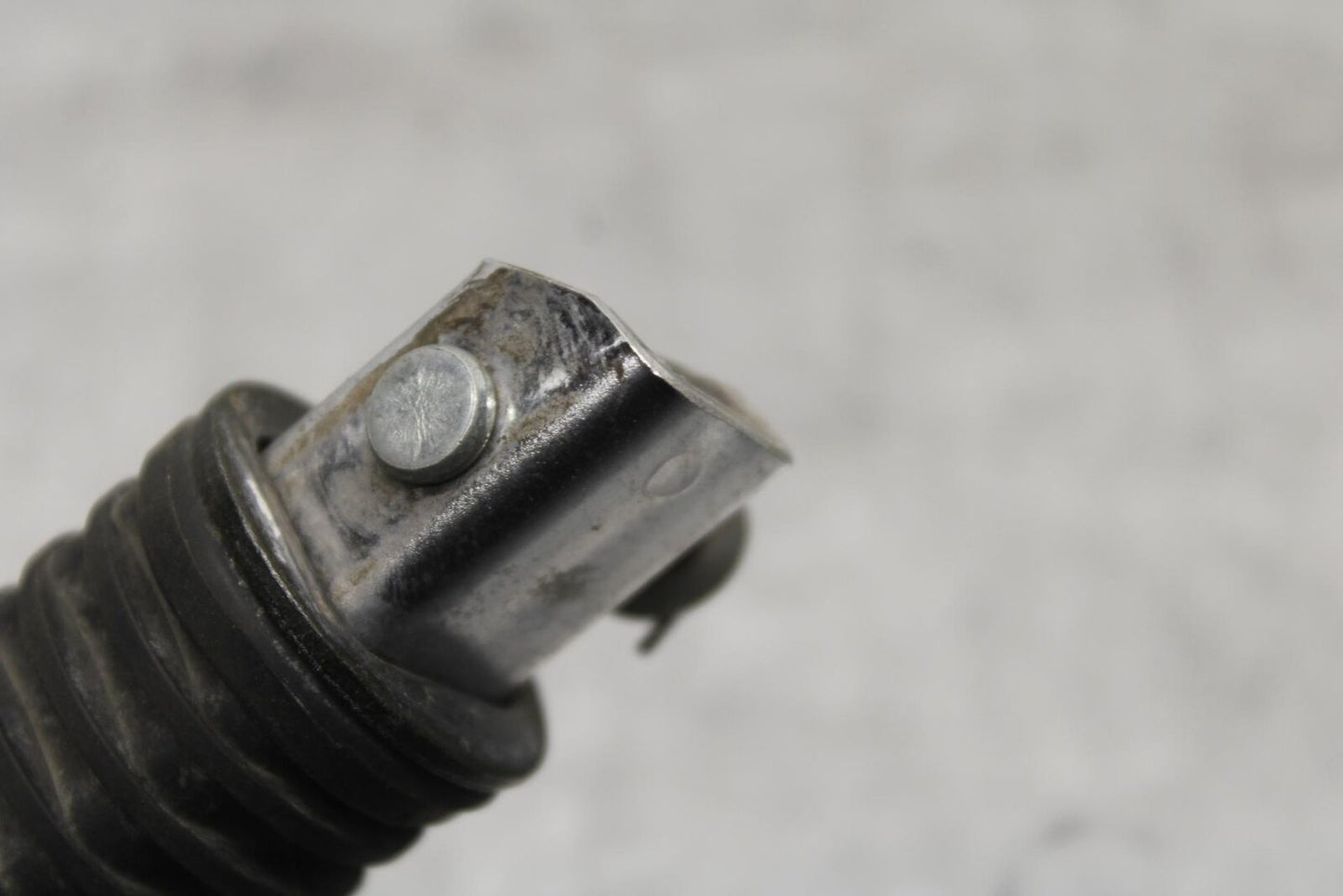 01-02 HONDA SHADOW SPIRIT 750 REAR PASSENGER FOOT STEP PEG BB632