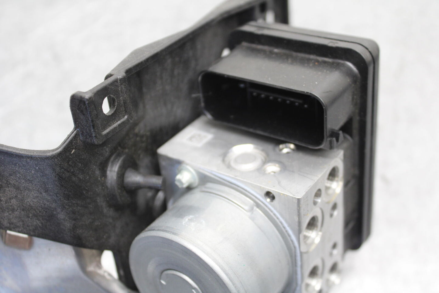 21-24 APRILIA RSV4 ABS PUMP UNIT MODULE BB668