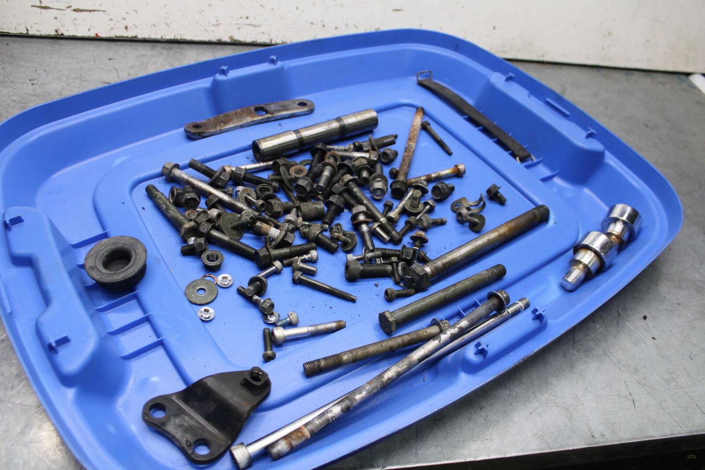 99-00 YAMAHA V STAR 1100 MOUNTING BOLTS HARDWARE MOTOR SCREWS BB711
