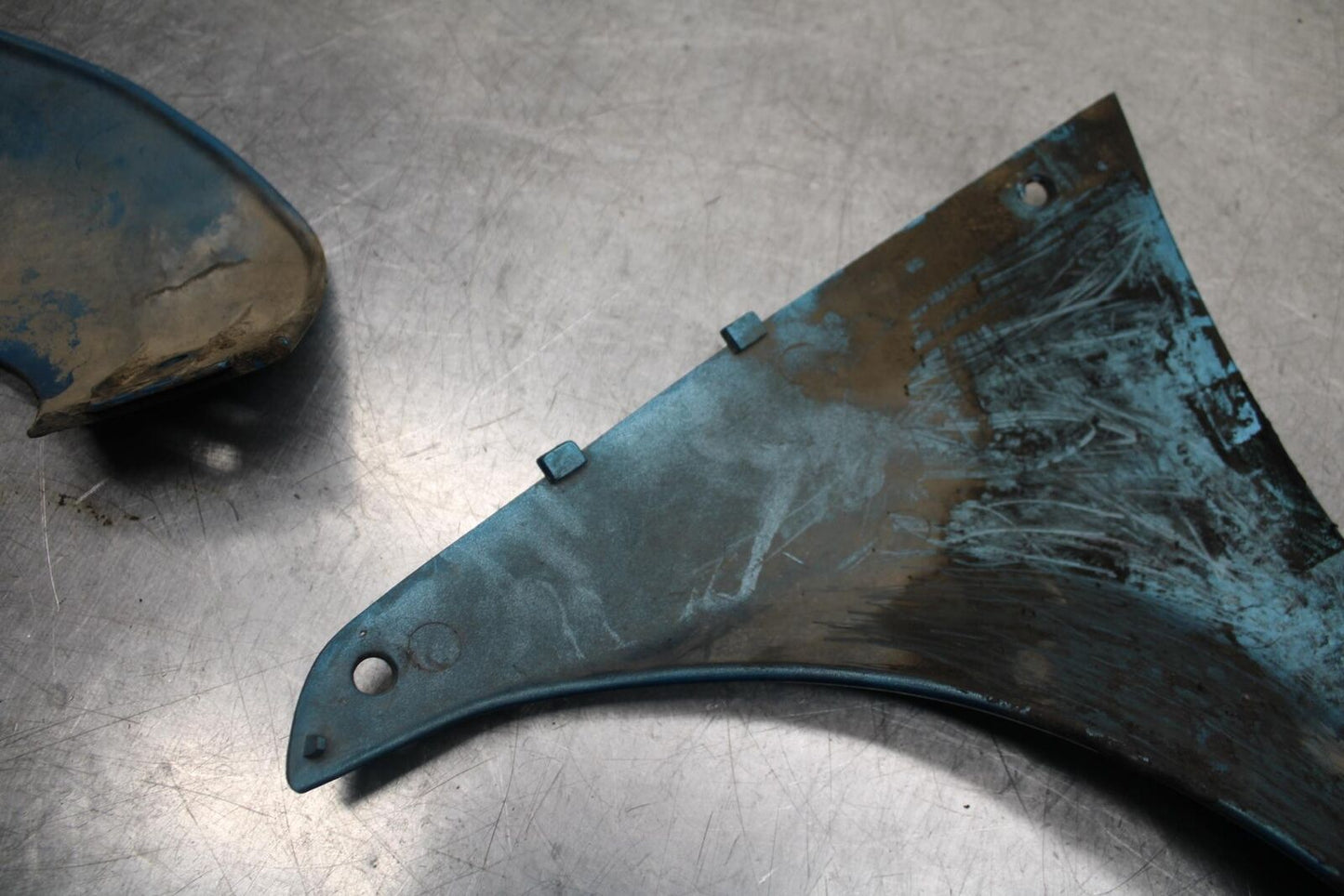 1995 Suzuki RF600R LEFT LOWER BOTTOM BELLY SIDE FAIRING COWL BB615