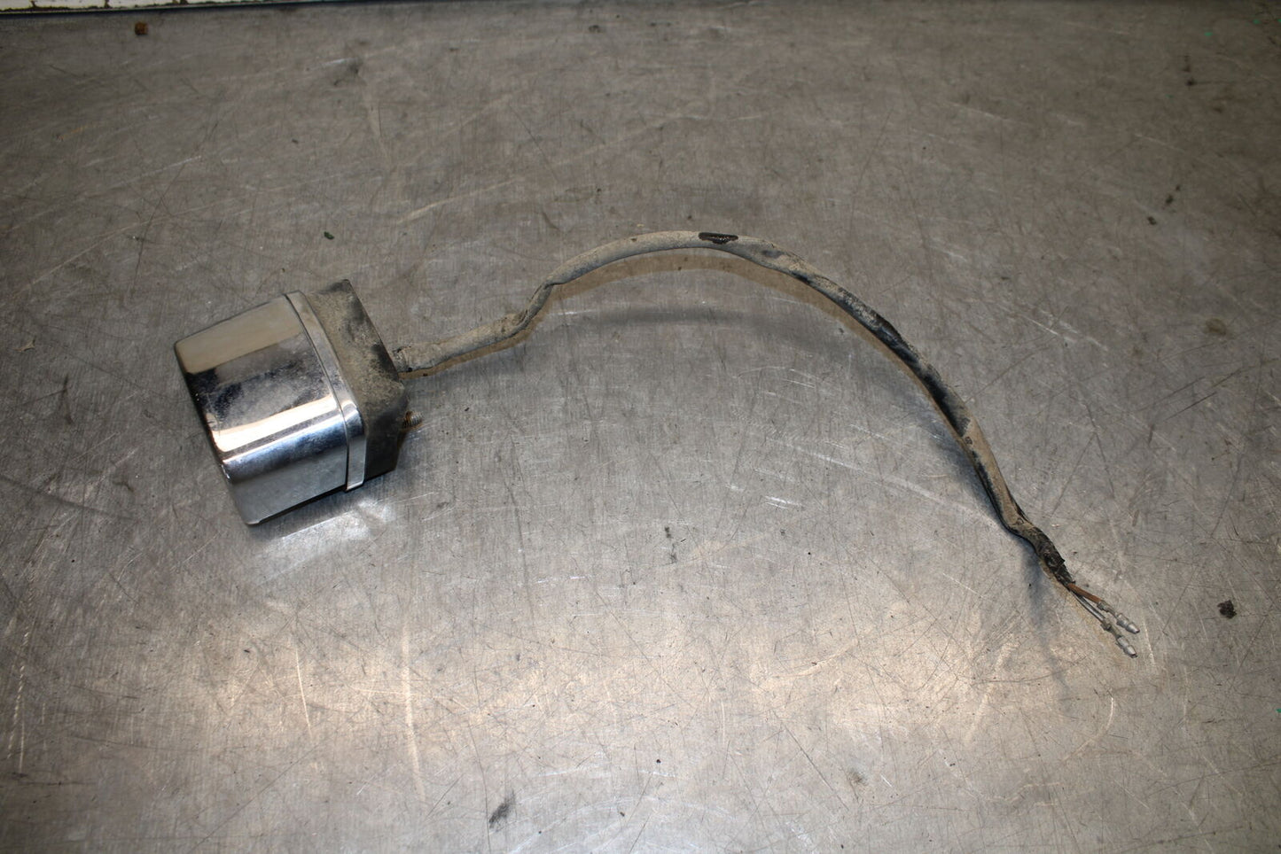 87-03 SUZUKI INTRUDER 1400 VS1400GLP LICENSE PLATE LIGHT BB702