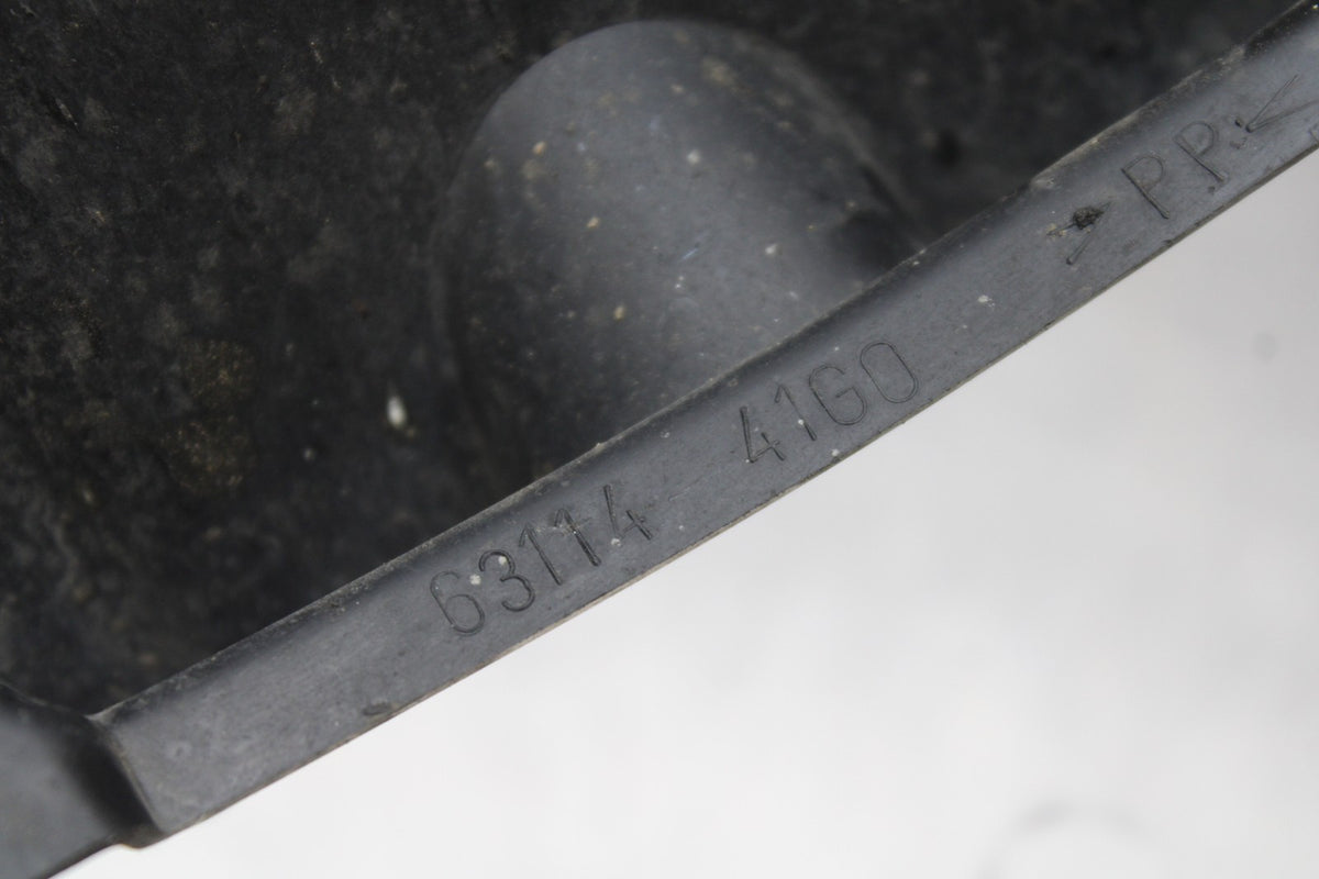 07 SUZUKI GSXR1000 REAR BACK WHEEL TIRE HUGGER FENDER BB770