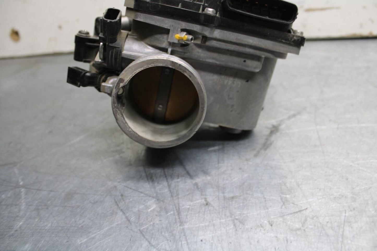 16-18 KTM 690 DUKE MAIN FUEL INJECTORS / THROTTLE BODIES BB631