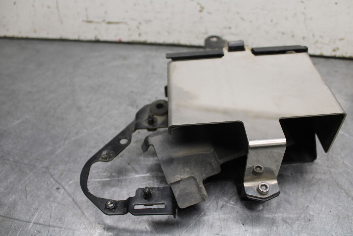 14-16 TRIUMPH AMERICA LT BATTERY TRAY BOX HOLDER BB720