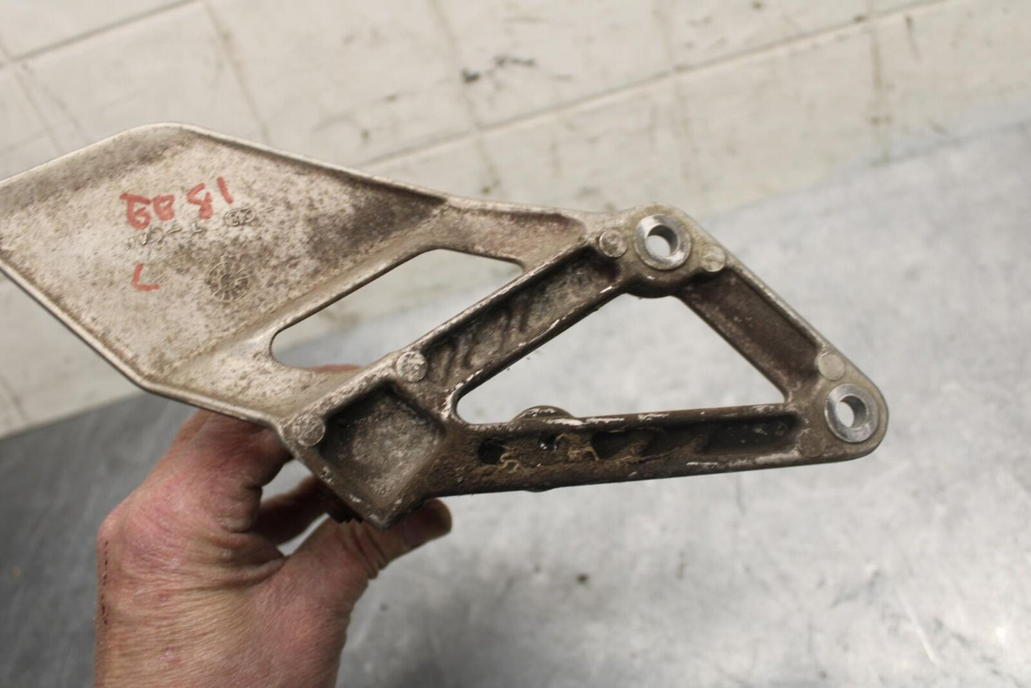 1992 Honda CBR600F2 LEFT REARSET REAR SET DRIVER FOOT PEG REST STOP BB40