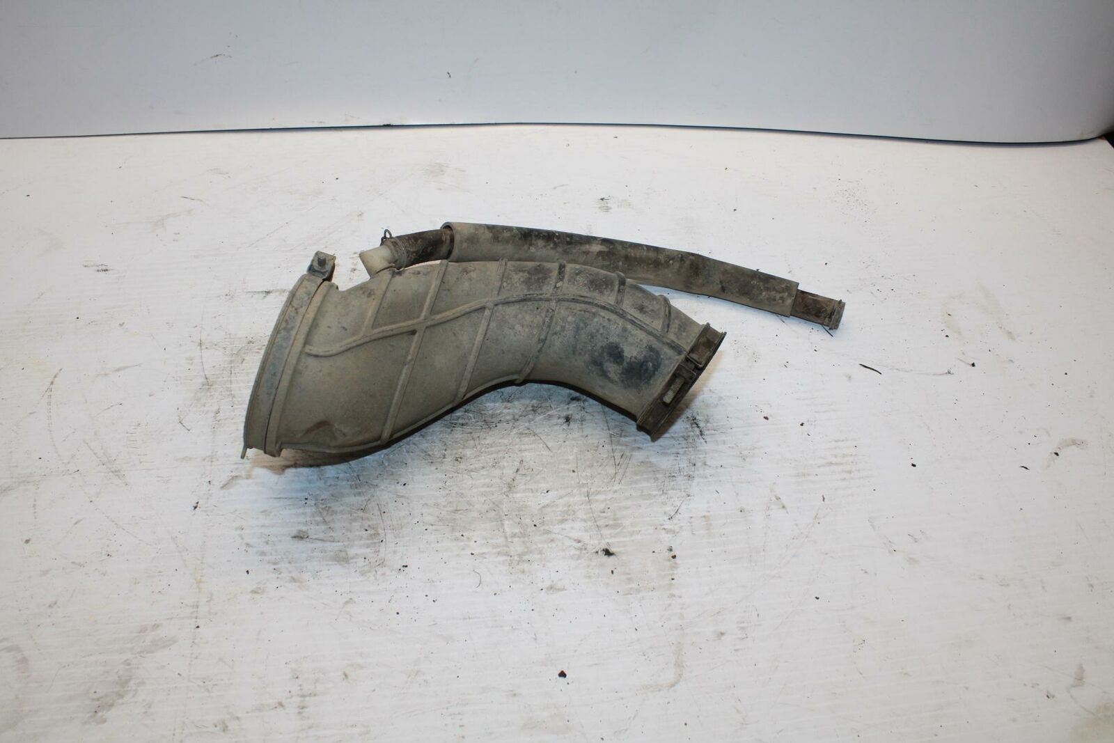 03-06 SUZUKI QUADSPORT Z400 AIR INTAKE INLET DUCT 13881-07G00 13891-07G00 BB256