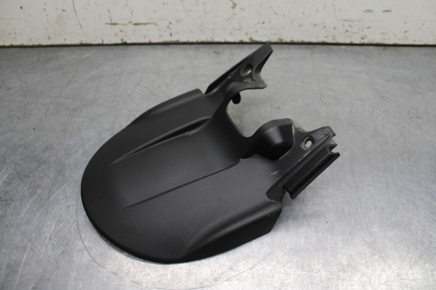 21-24 APRILIA TUONO 660 FACTORY REAR BACK WHEEL TIRE HUGGER FENDER BB733
