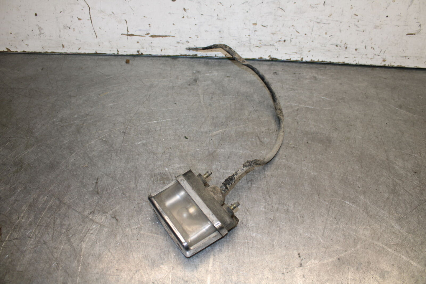 87-03 SUZUKI INTRUDER 1400 VS1400GLP LICENSE PLATE LIGHT BB702