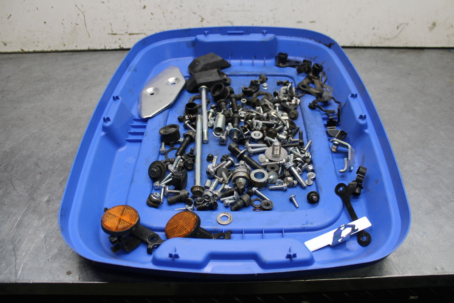 19-24 YAMAHA R3 MOUNTING BOLTS HARDWARE MOTOR SCREWS BB736
