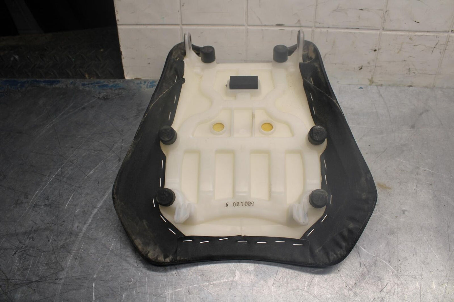 15-21 SUZUKI GSXR600 FRONT DRIVERS SEAT PAD SADDLE BB460
