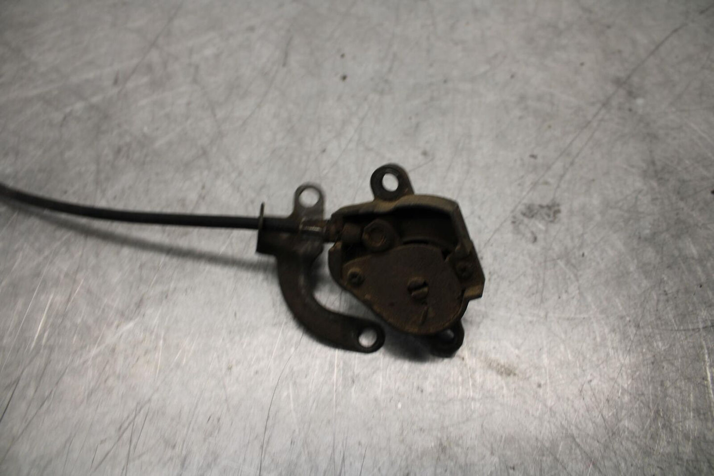 91-92 SUZUKI GSXR1100 GSXR 1100M SEAT LOCK LATCH BB435