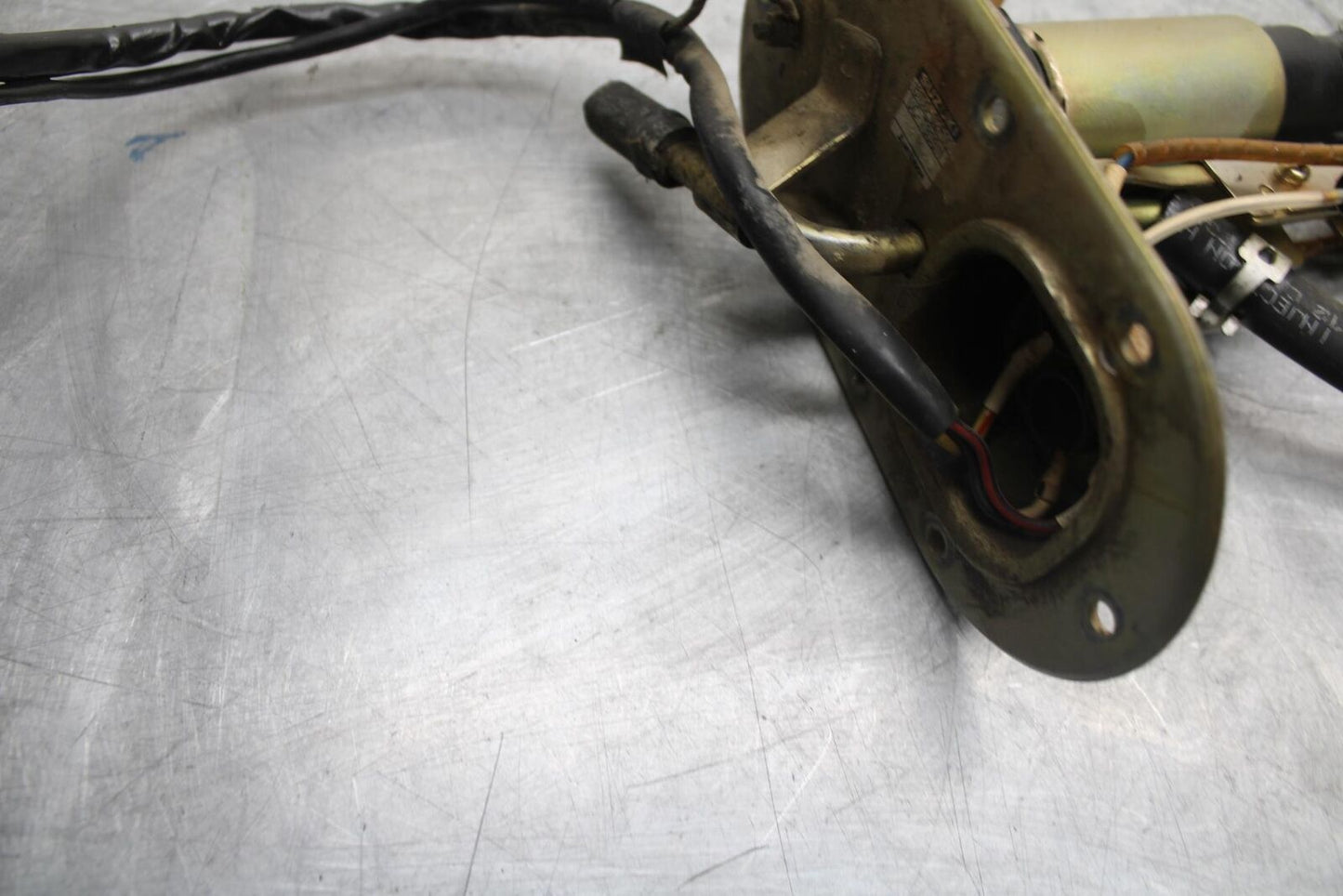 1998 Suzuki TL1000S FUEL PUMP GAS PETROL SENDER UNIT BB508