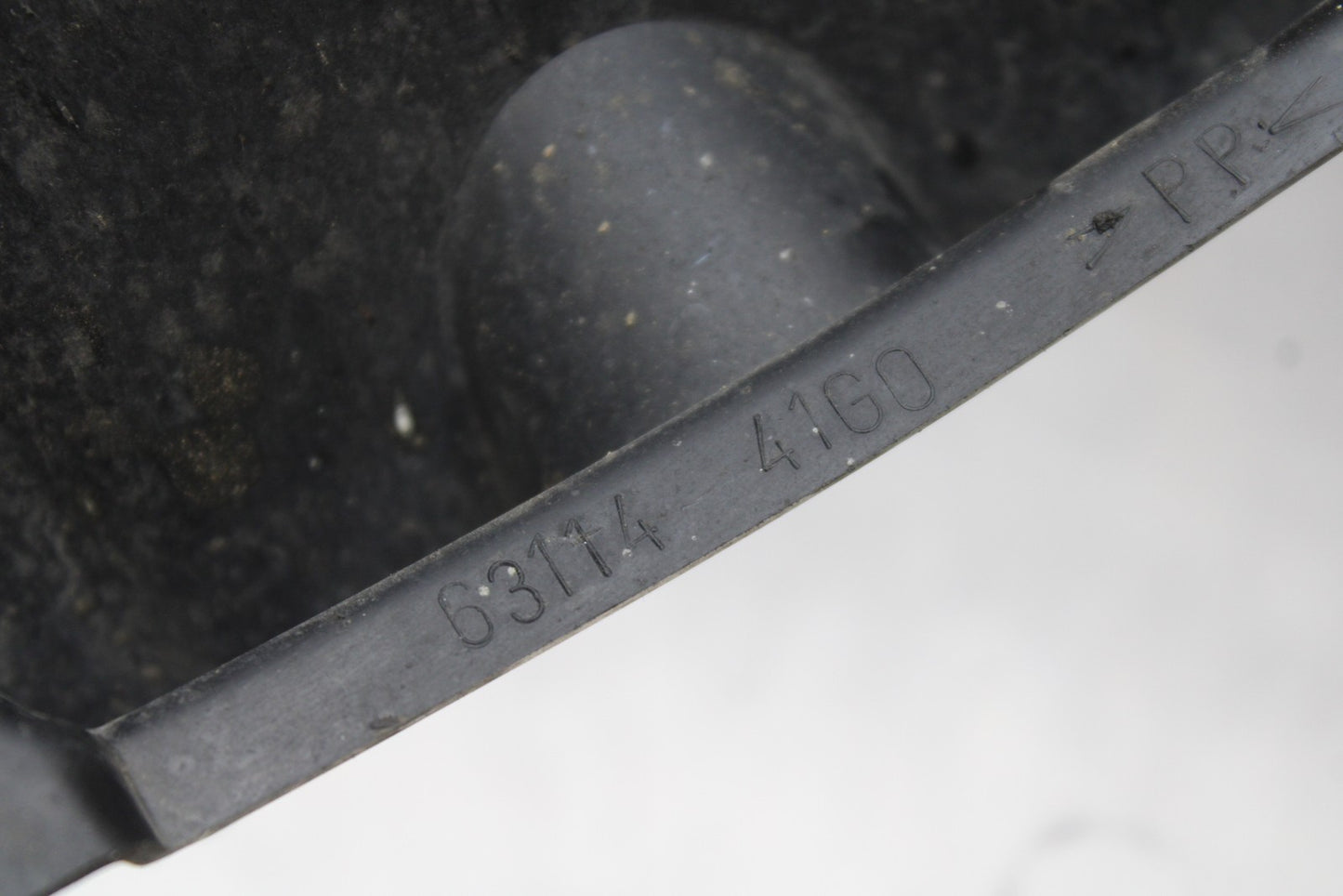 07 SUZUKI GSXR1000 REAR BACK WHEEL TIRE HUGGER FENDER BB770