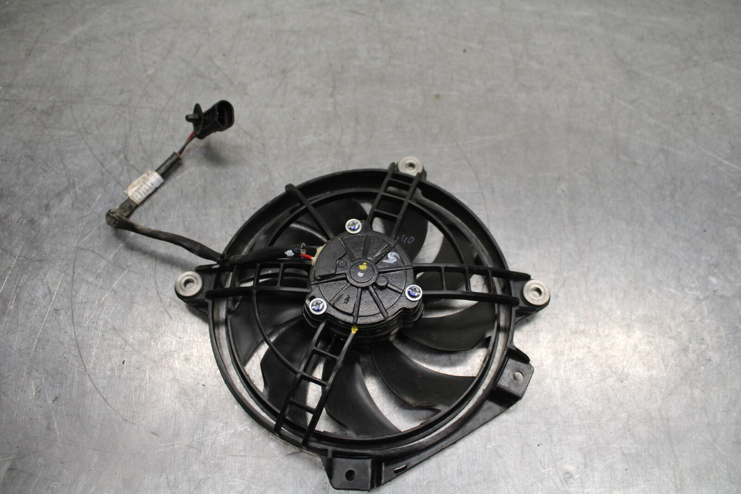 21-24 APRILIA TUONO 660 FACTORY ENGINE RADIATOR COOLING FAN BB733
