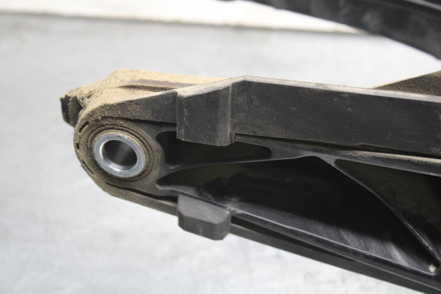 16-18 KTM 690 DUKE REAR SWINGARM BACK SUSPENSION SWING ARM BB631
