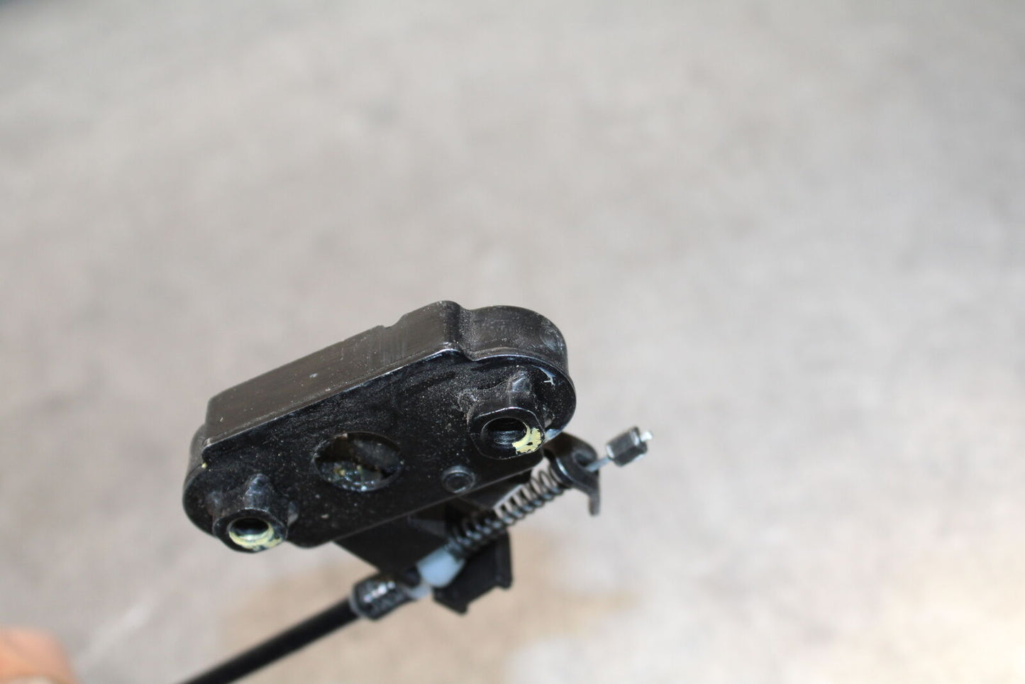 17-24 KTM 390 DUKE REAR PASSENGER SEAT LATCH LOCK ASSEMBLY BB734