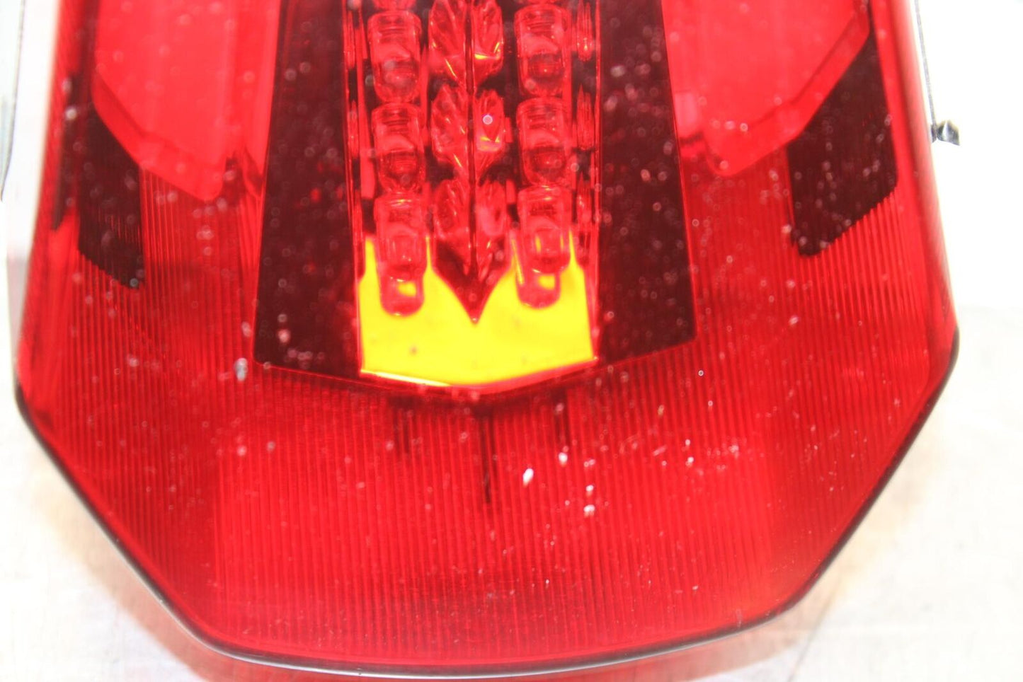 20 SUZUKI GSXR 1000 REAR TAIL TAILLIGHT BACK BRAKE LIGHT BB597