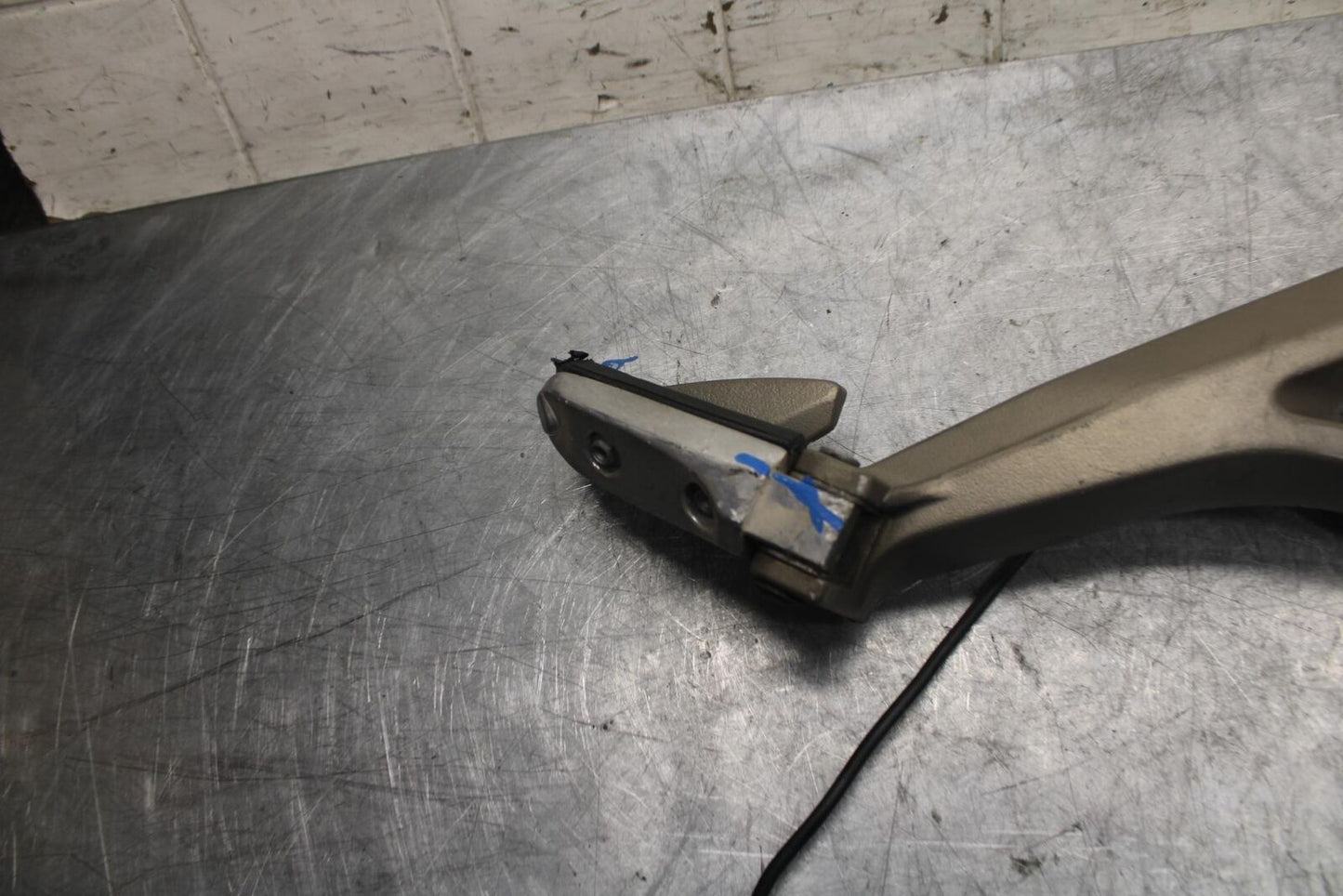 2009 Aprilia Shiver 750 SL750 RIGHT REARSET DRIVER FOOT PEG BRACKET BB506