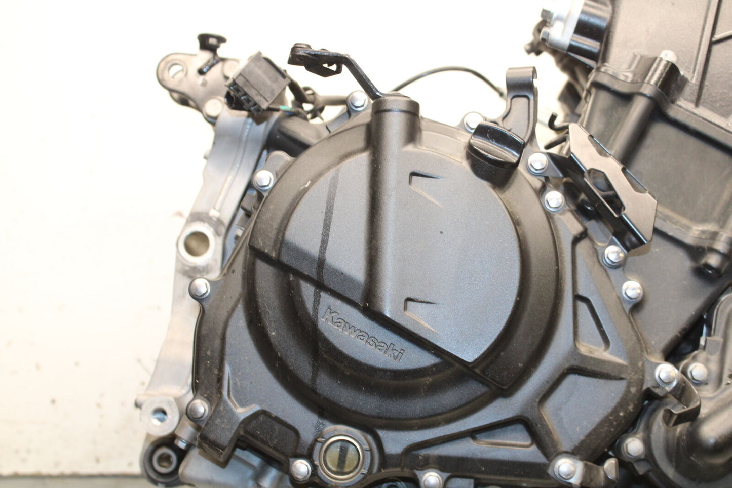 19-22 KAWASAKI Z400 ENGINE MOTOR BB738