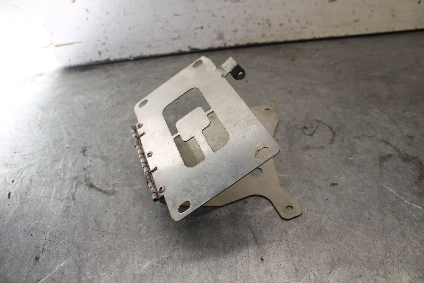 07-08 TRIUMPH DAYTONA 675 AFTERMARKET FENDER ELIMINATOR LICENSE BRACKET BB685