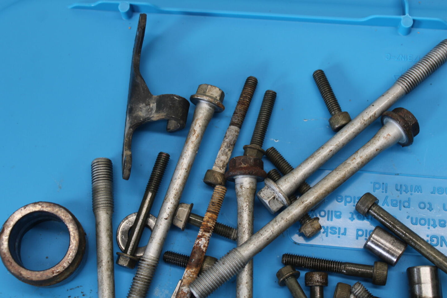 01-05 YAMAHA RAPTOR 660R ENGINE MOUNTING BOLTS HARDWARE MOTOR SCREWS BB695