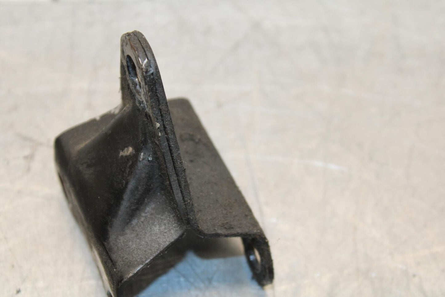 1979 Yamaha XS1100 ENGINE MOUNT MOTOR BRACKET BB572
