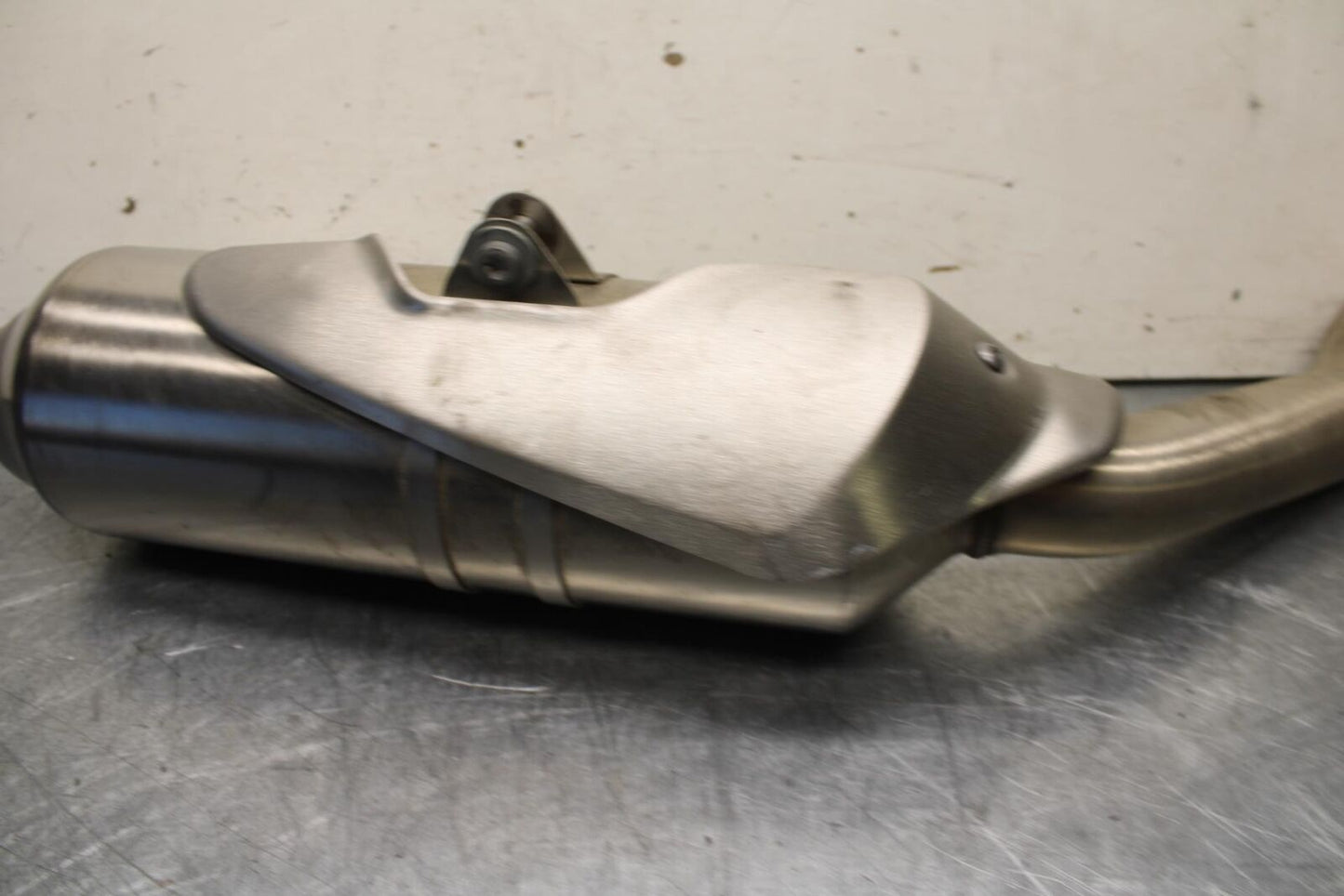16-18 KTM 690 DUKE EXHAUST PIPE MUFFLER SLIP ON CAN SILENCER BB631
