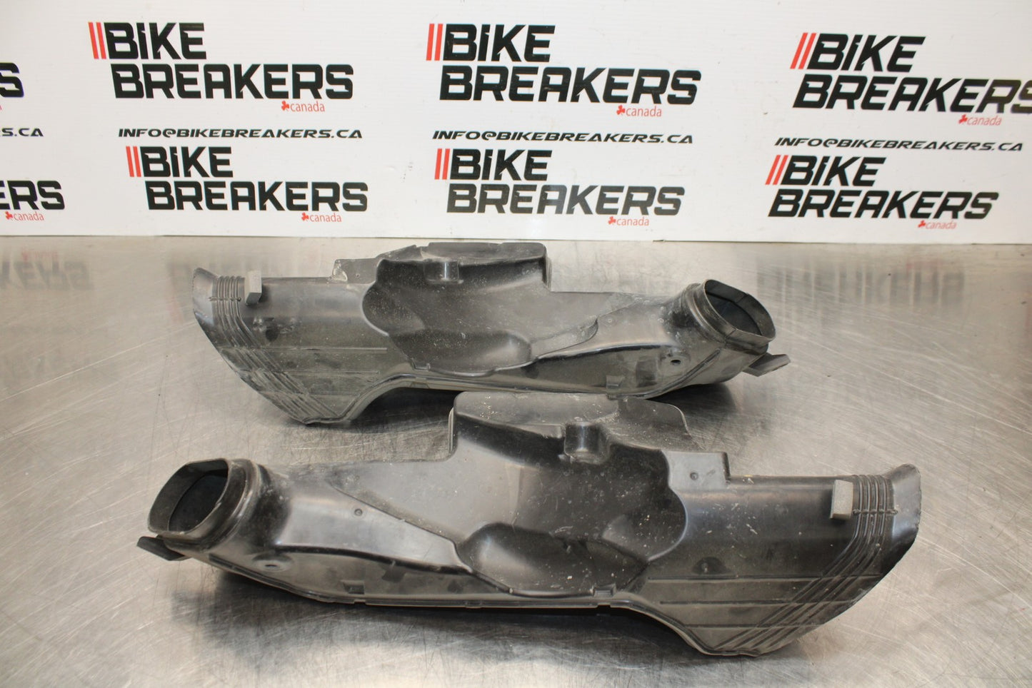 06-07 SUZUKI GSXR 600 RIGHT LEFT AIR INTAKE DUCTS BB178