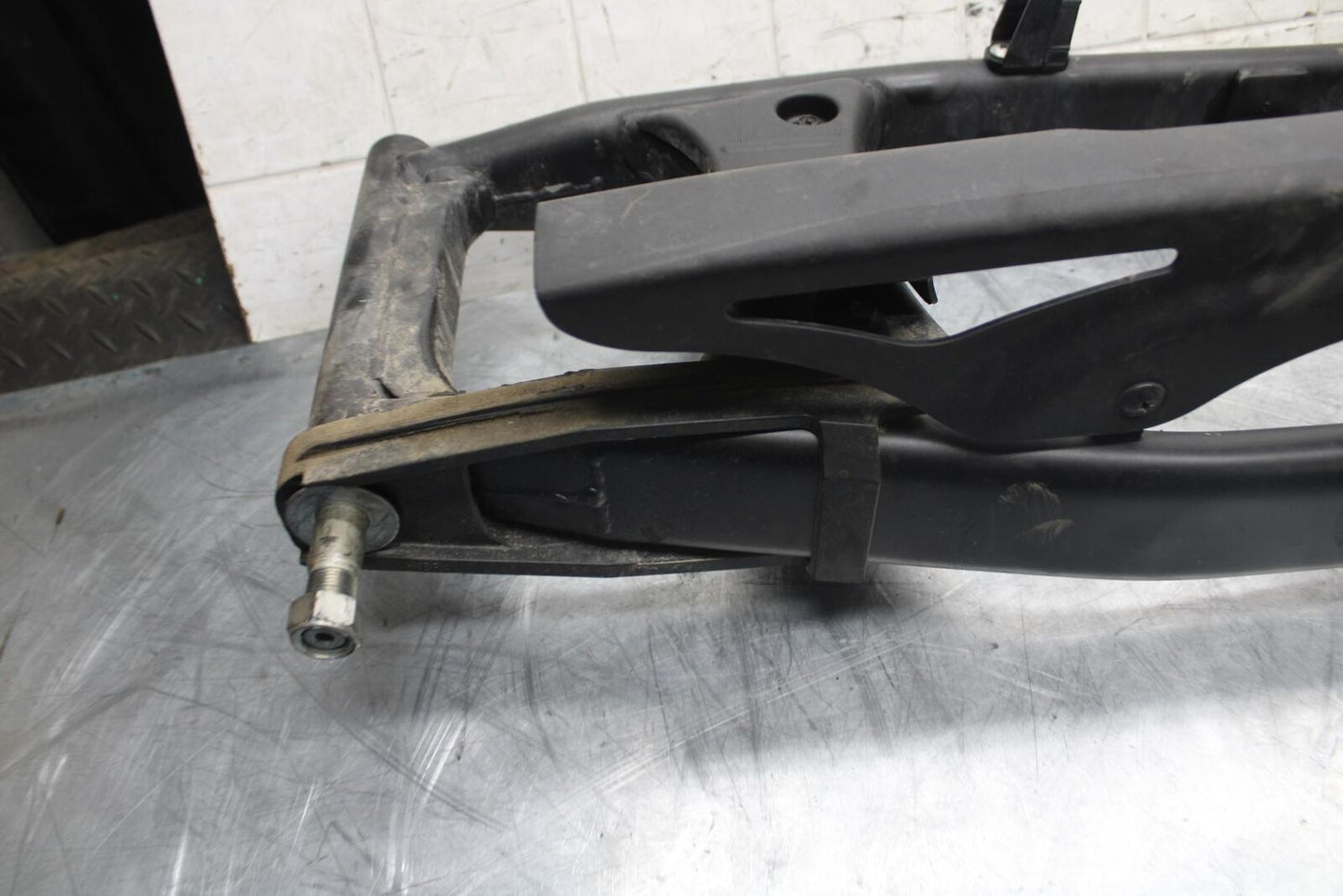 2017 Suzuki SV650X SV650AL7 ABS REAR SWINGARM BACK SUSPENSION SWING ARM BB512