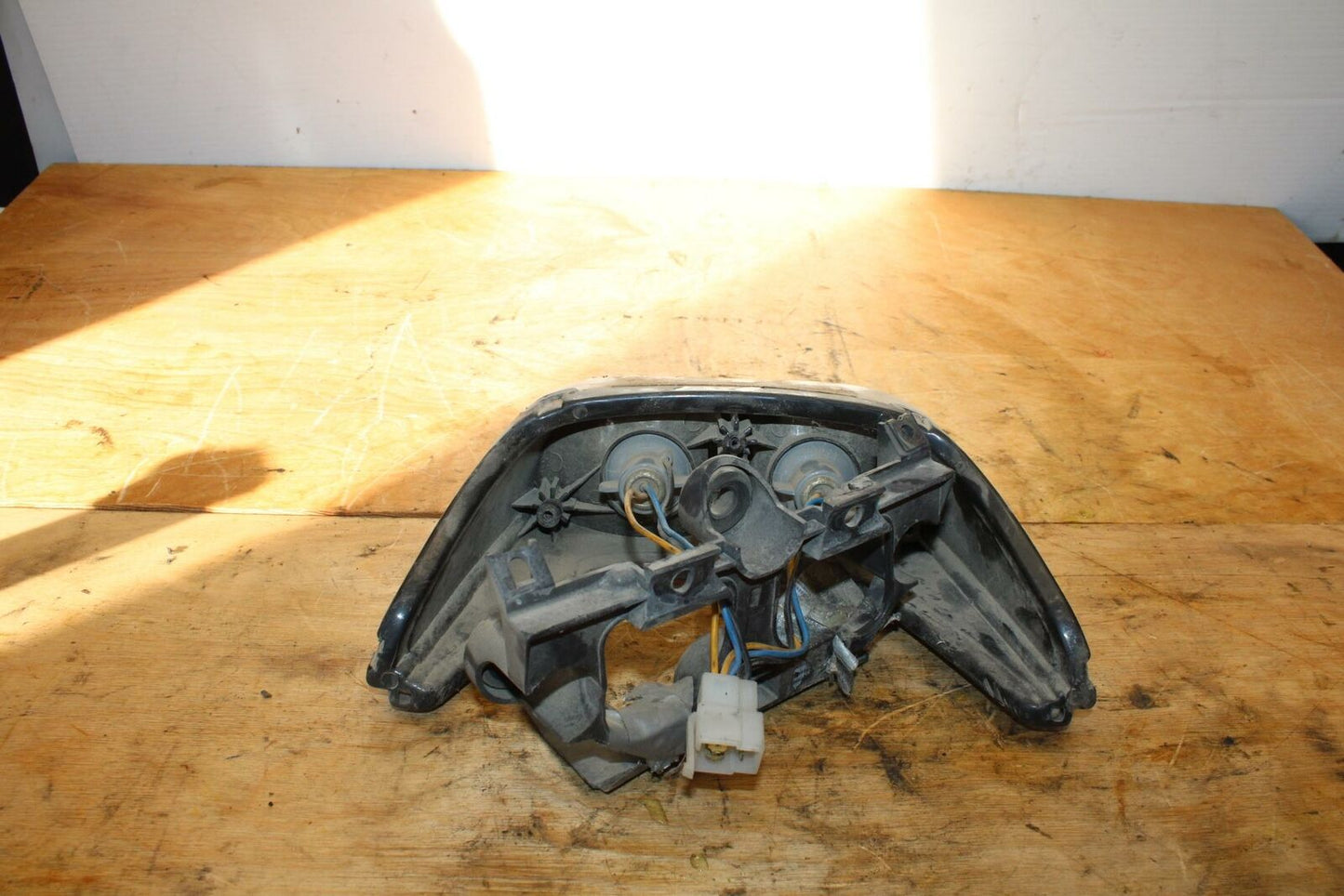 99-00 YAMAHA YZF R6 REAR TAIL TAILLIGHT BACK BRAKE LIGHT BB327