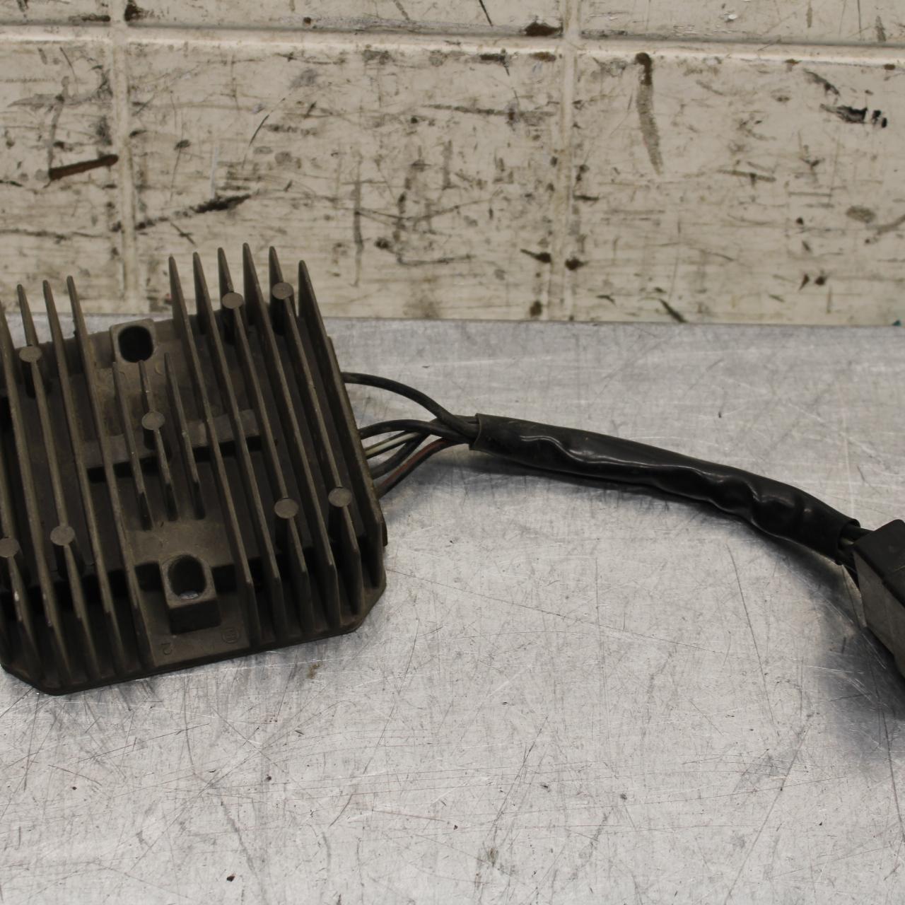2004 Suzuki Intruder 1500 VL1500 RECTIFIER VOLTAGE REGULATOR 32800-44D11 BB573