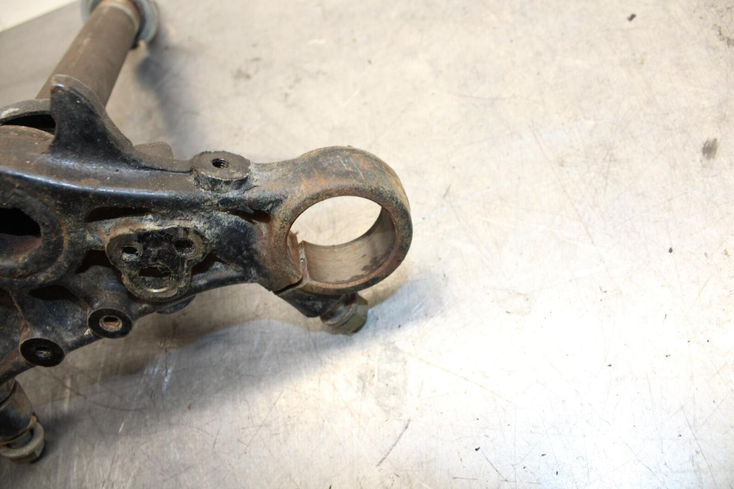 75 SUZUKI GT 550 FRONT FORKS CLAMP LOWER TRIPLE TREE STEM BB72