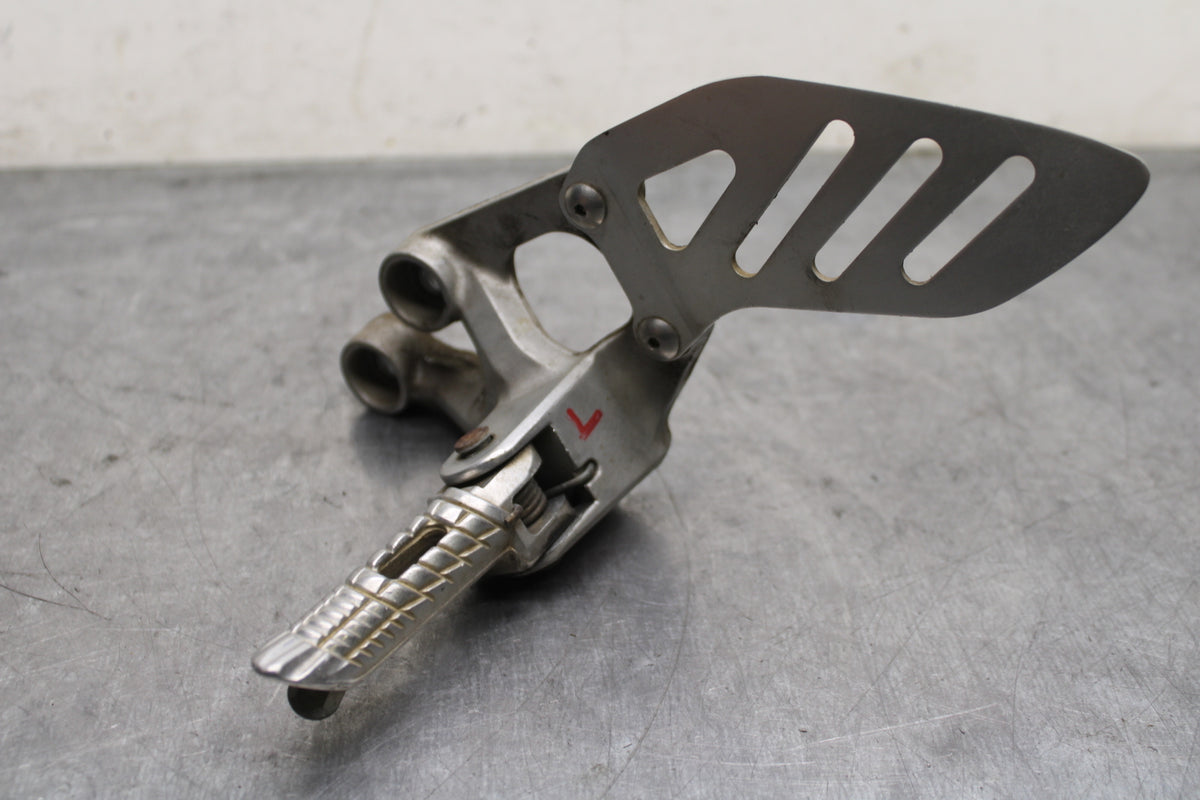 06-07 SUZUKI GSXR750 LEFT REARSET REAR SET DRIVER FOOT PEG REST STOP BB132
