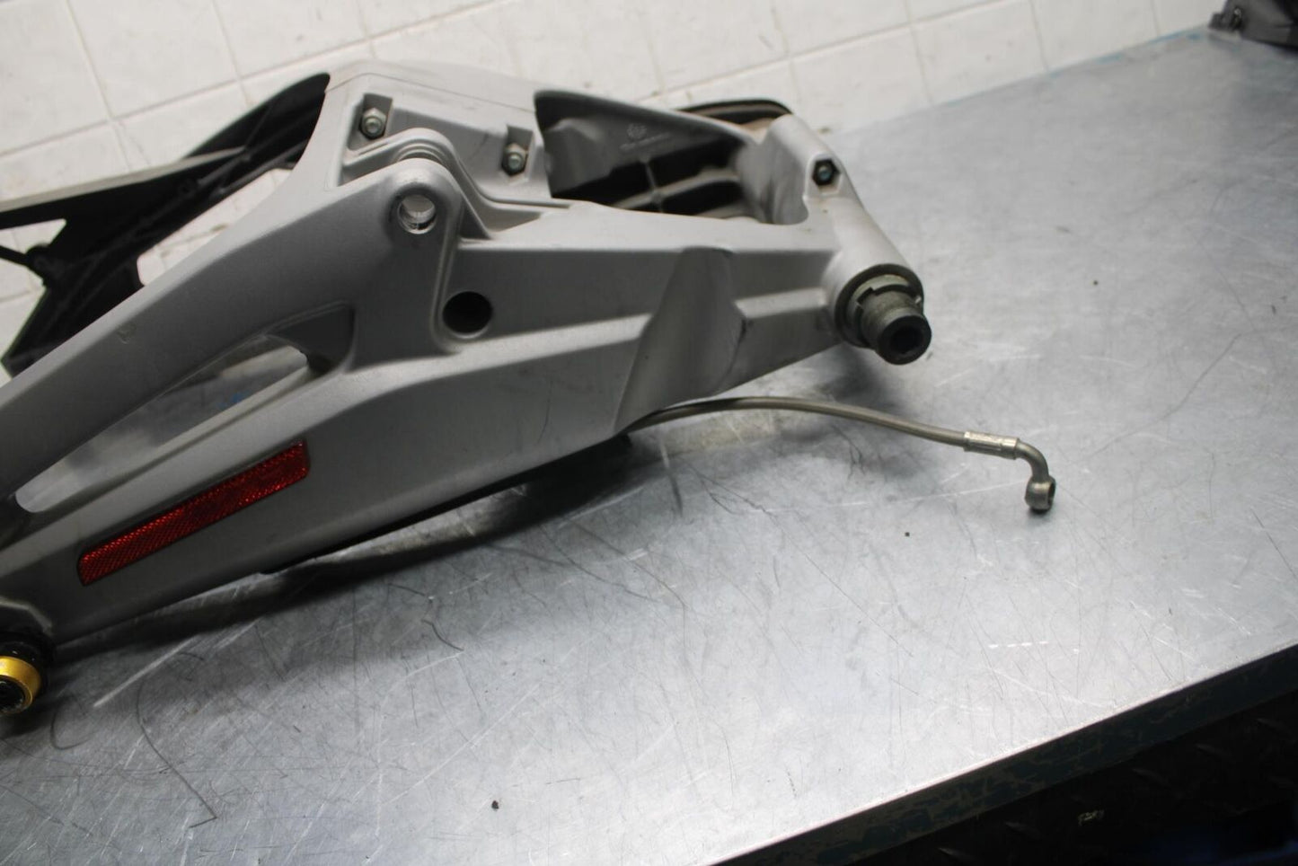 2009 Aprilia Shiver 750 SL750 REAR SWINGARM BACK SUSPENSION SWING ARM BB406