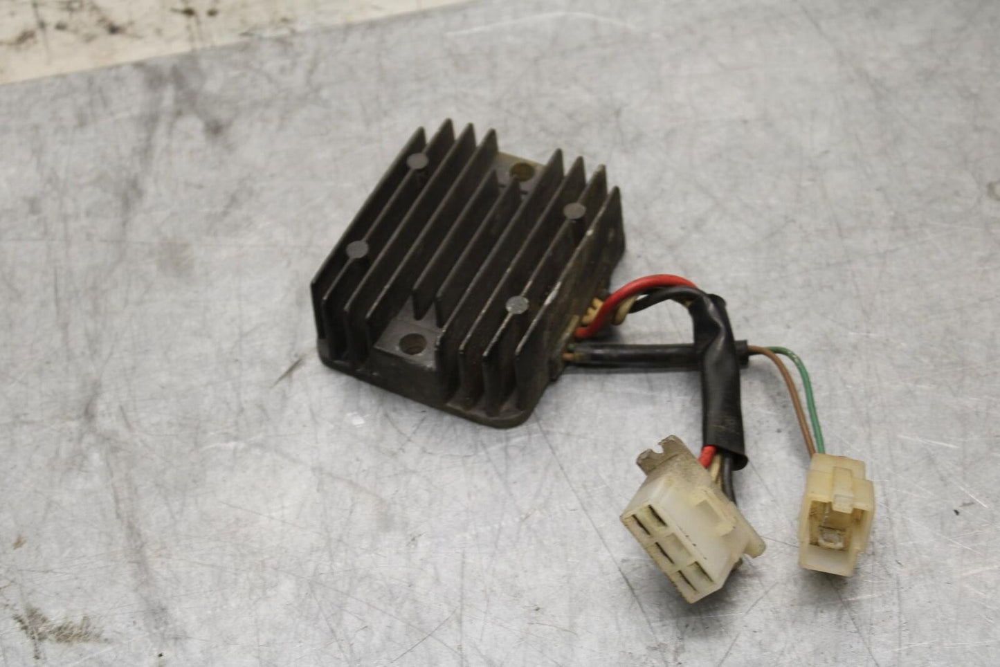 1977 Yamaha XS750 RECTIFIER VOLTAGE REGULATOR 1T4-81960-A0-00 BB554