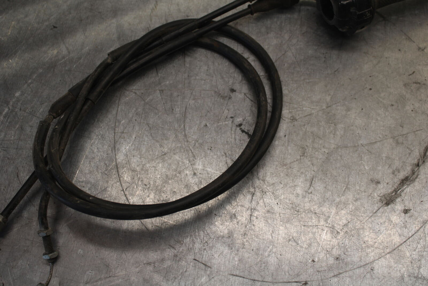 96-07 YAMAHA YZF600R THROTTLE CABLE LINE HOUSING GUIDE BB746