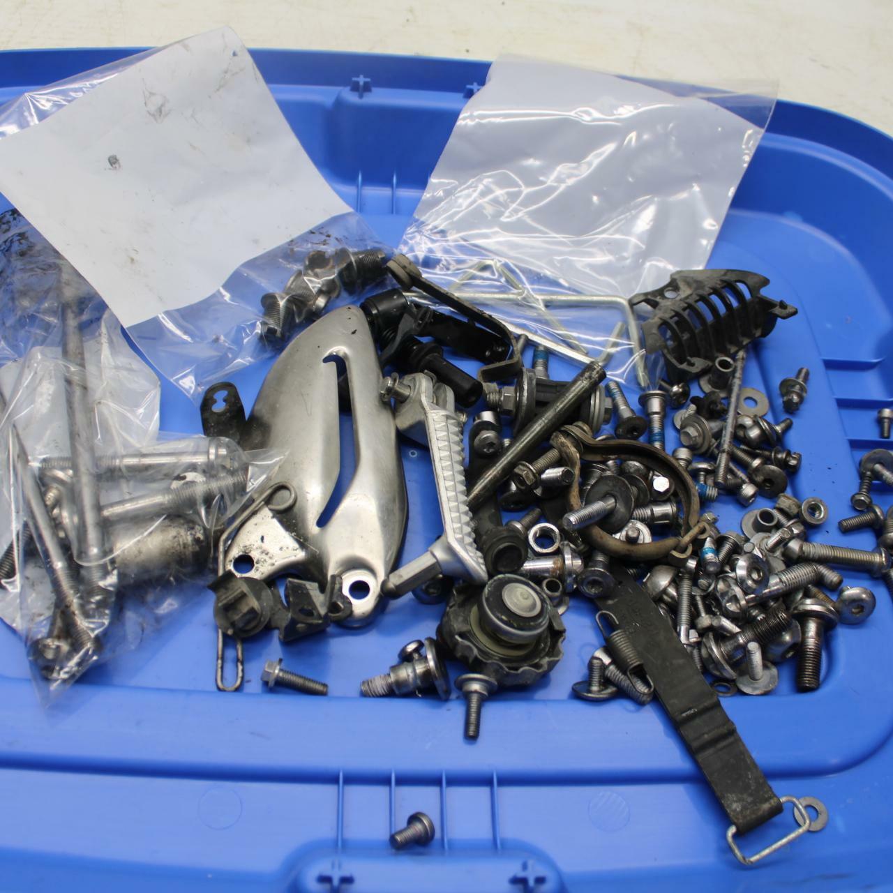 07-16 TRIUMPH STREET TRIPLE BOLTS HARDWARE MOTOR SCREWS BB361
