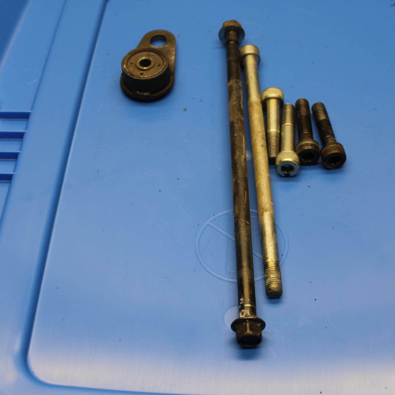 91-93 YAMAHA FZR1000 ENGINE MOUNTING BOLTS HARDWARE MOTOR SCREWS BB339