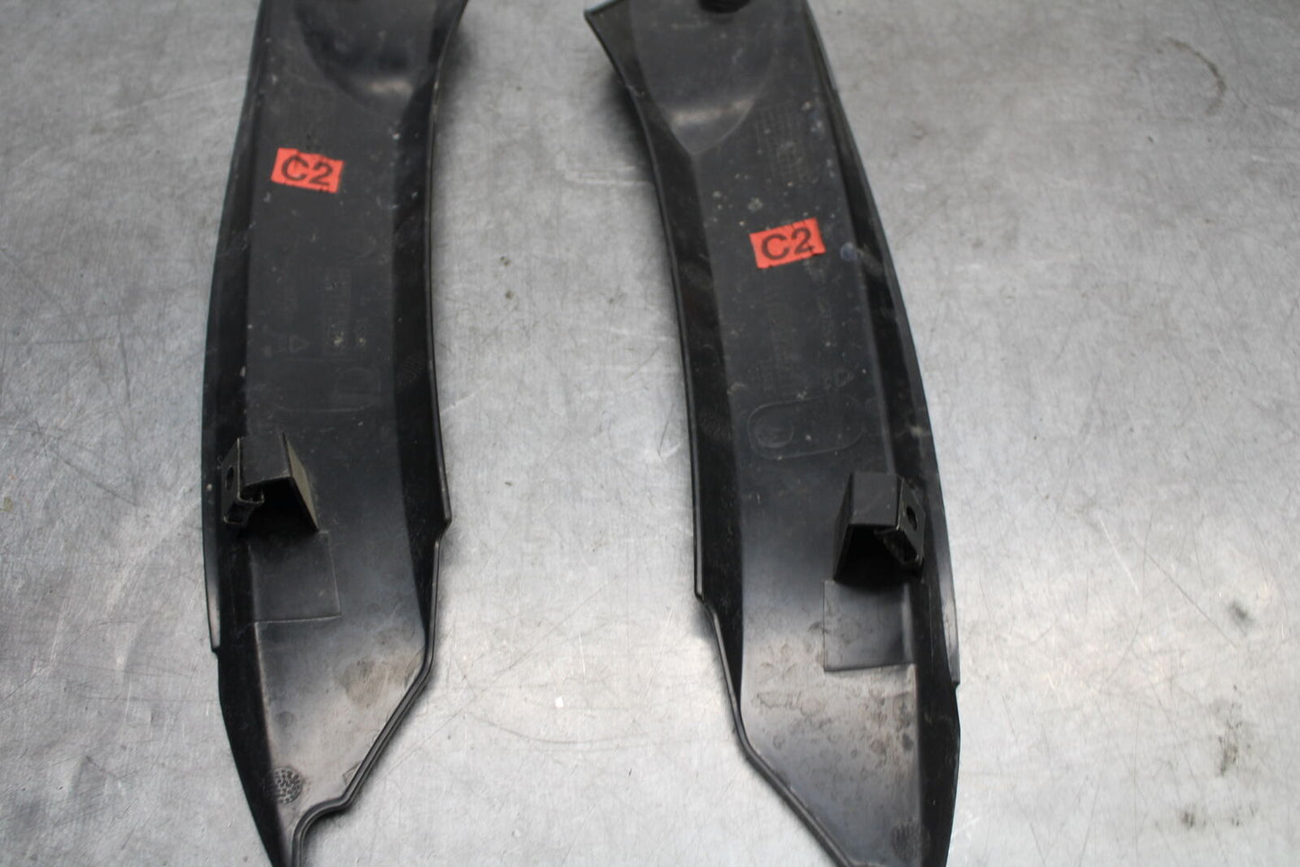 07-08 TRIUMPH DAYTONA 675 RIGHT LEFT INNER FAIRINGS COWLS PANELS TRIMS BB685