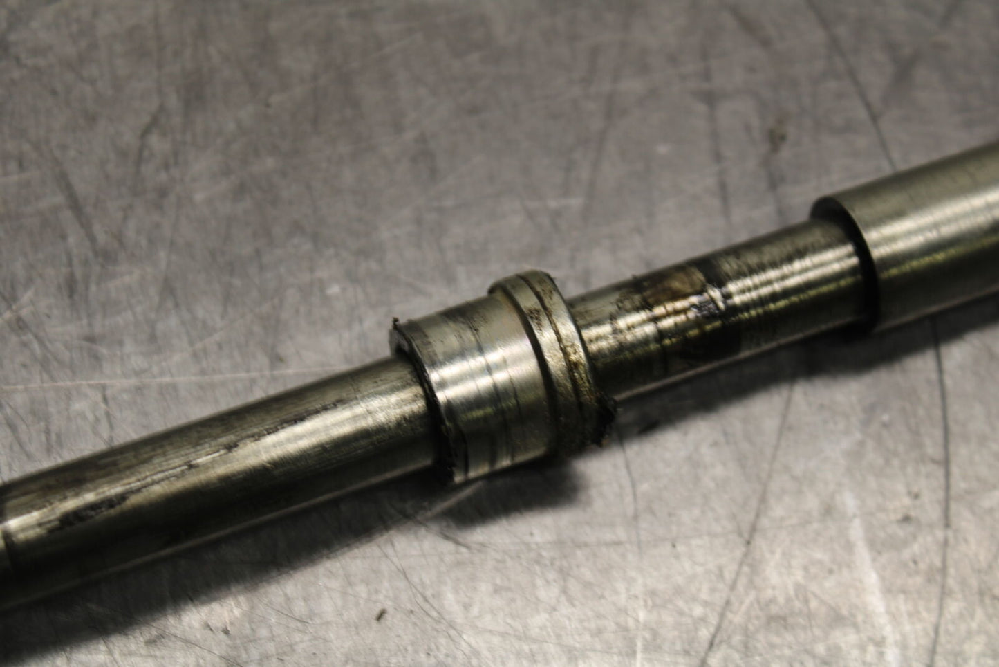 17-24 KTM 390 DUKE REAR AXLE BACK WHEEL RIM PIVOT BOLT AXEL BB734