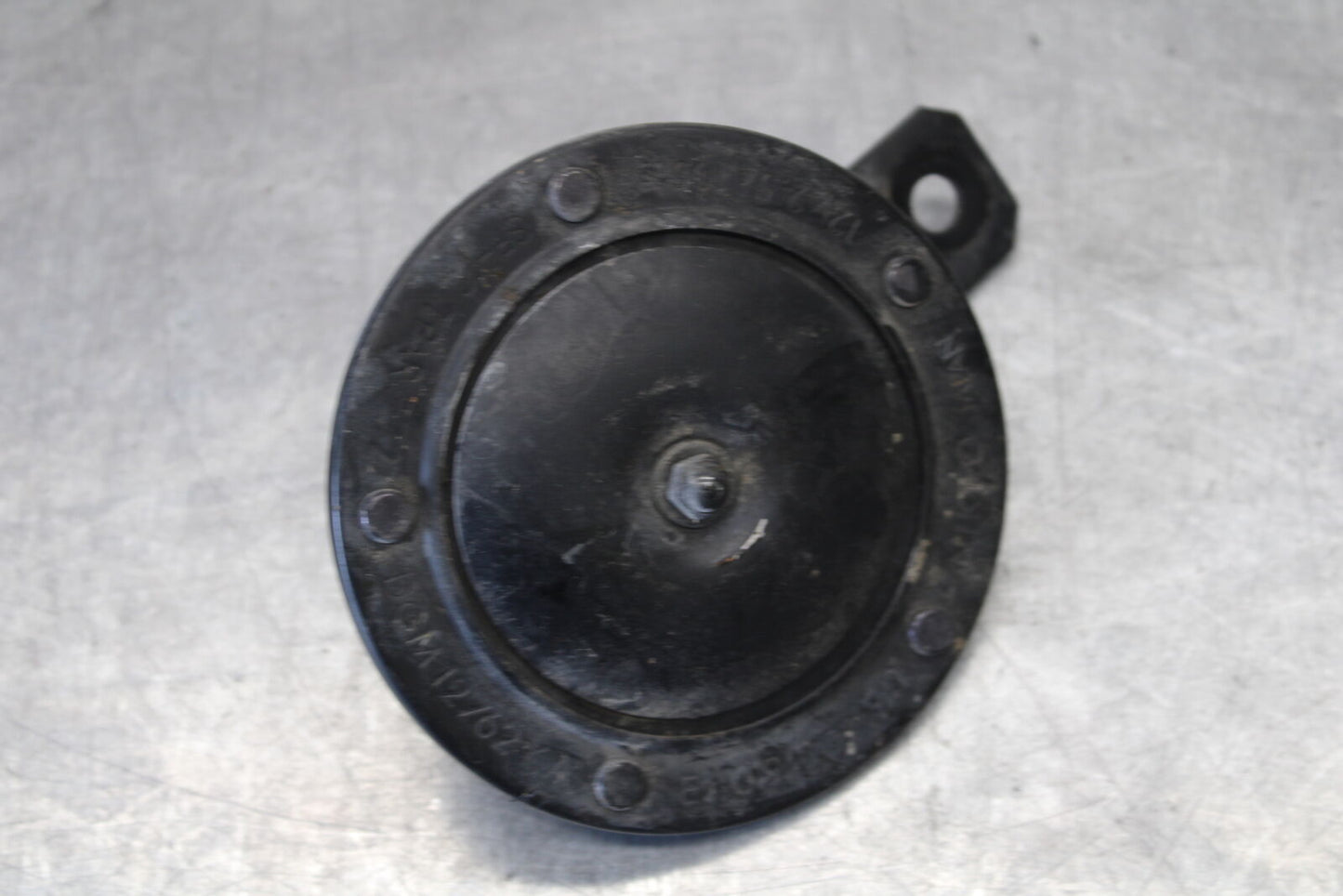 01-06 TRIUMPH TIGER 955I HORN SIGNAL BB693