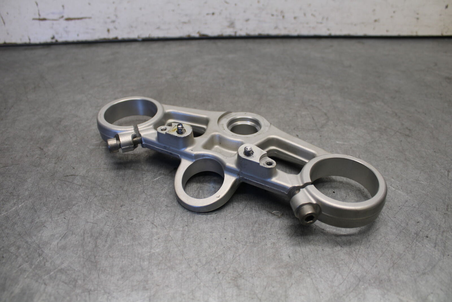 07-08 TRIUMPH DAYTONA 675 FORKS UPPER TRIPLE TREE CLAMP BB685