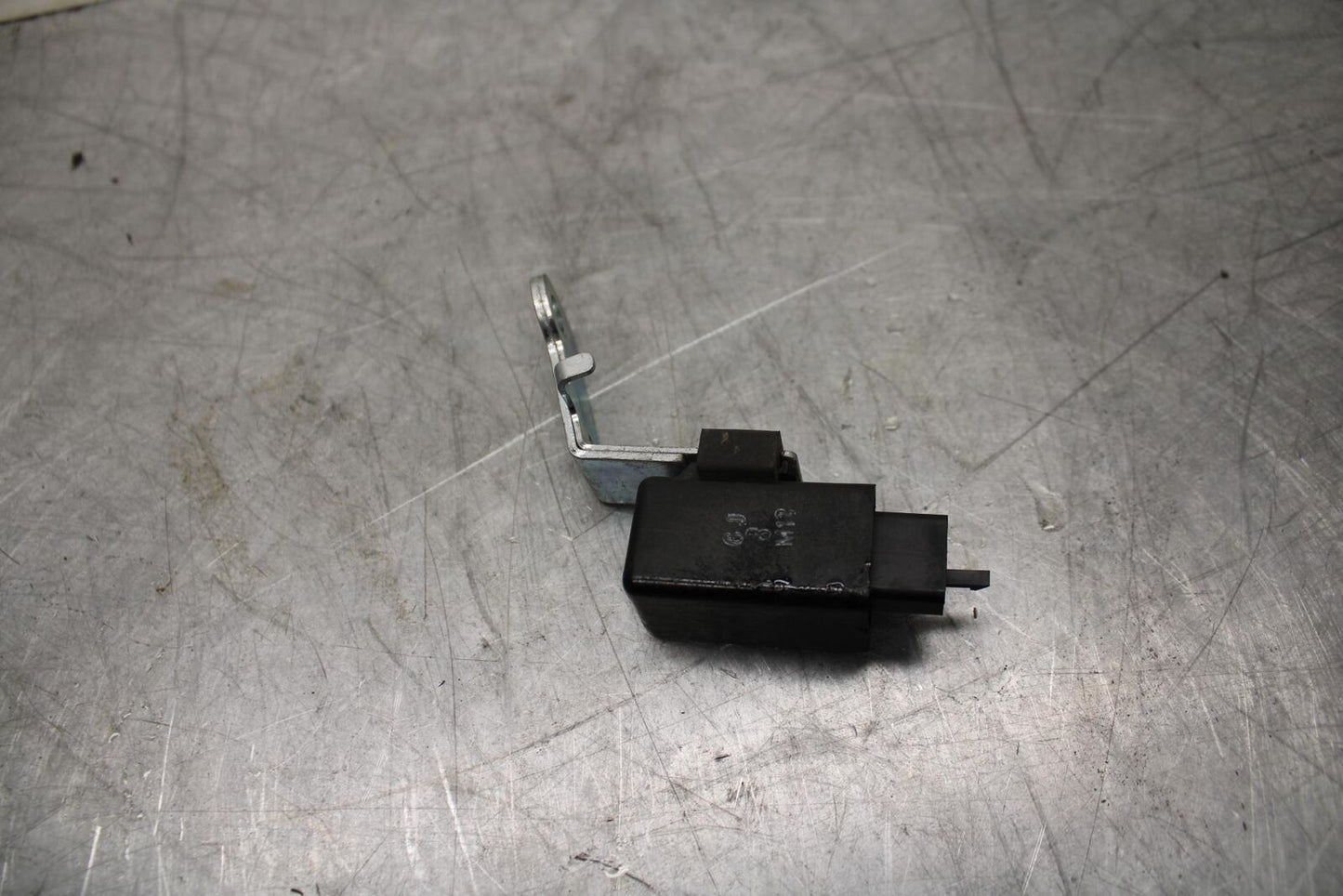 07-08 KAWASAKI CONCOURS 1400 ABS TURN SIGNAL BLINKER RELAY FLASHER SWITCH BB449