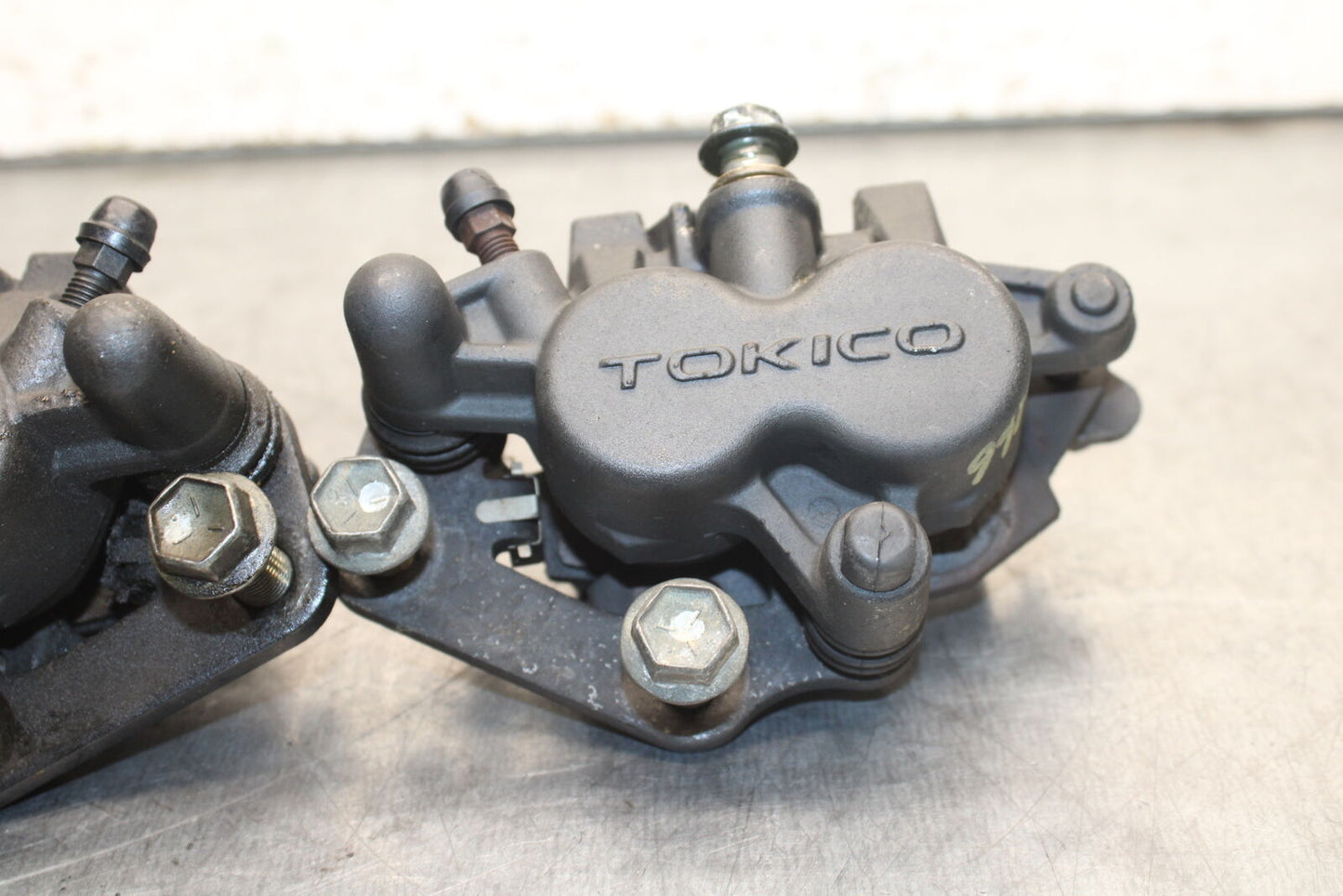 04-05 SUZUKI KATANA 750 GSX750F RIGHT LEFT FRONT BRAKE CALIPER PAIR BB110
