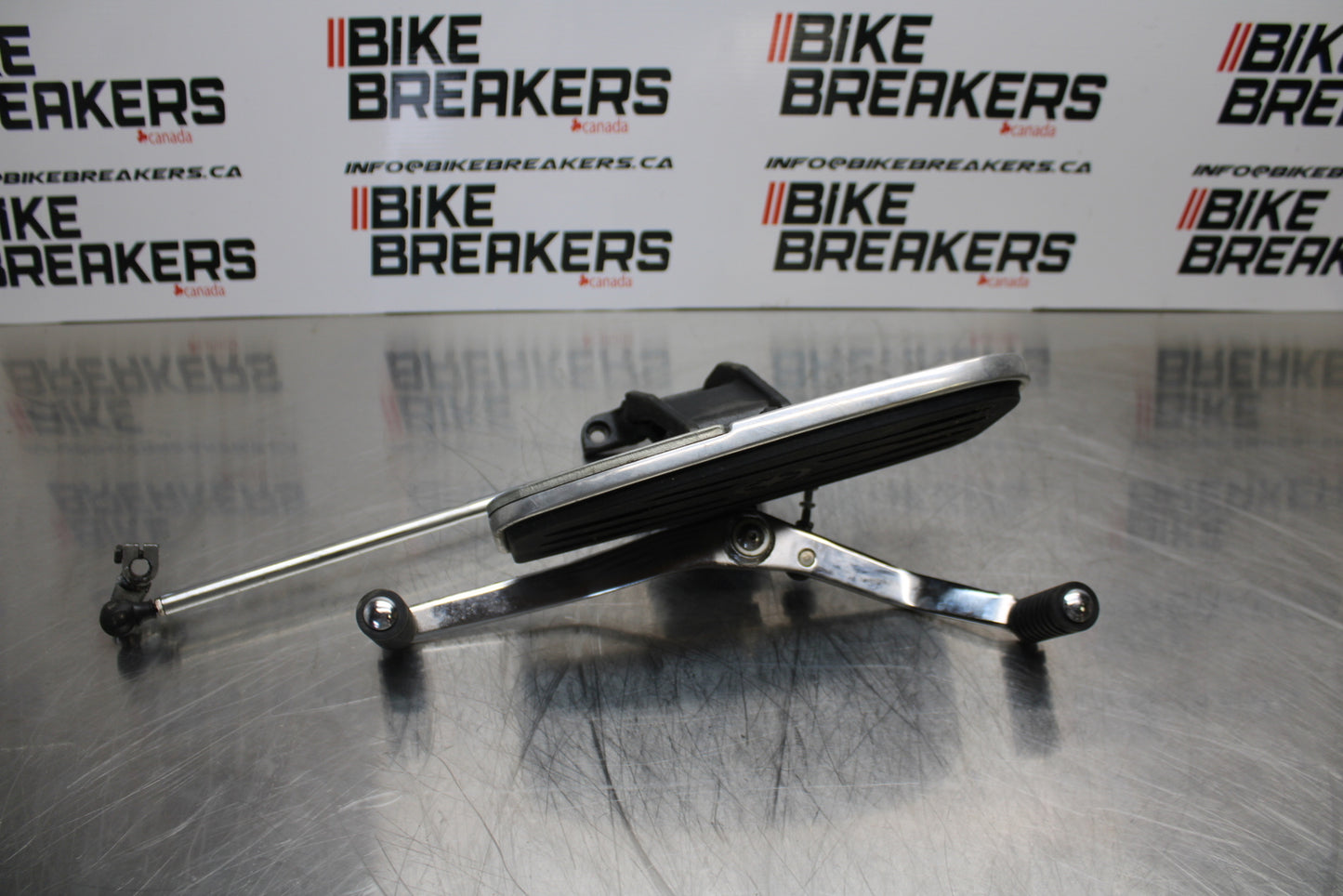 09 YAMAHA ROYAL STAR XVZ1300TF VENTURE LEFT FRONT FOOT REST PEG STEP BB151